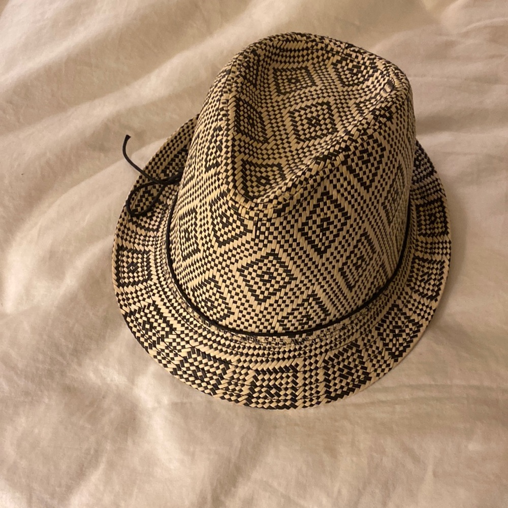Fun pattern-weave straw fedora - Picture 1 of 4